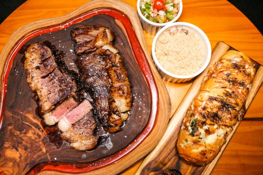 Ambiente de evento com parrilla